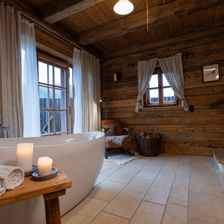 Badewanne mit Kerzen