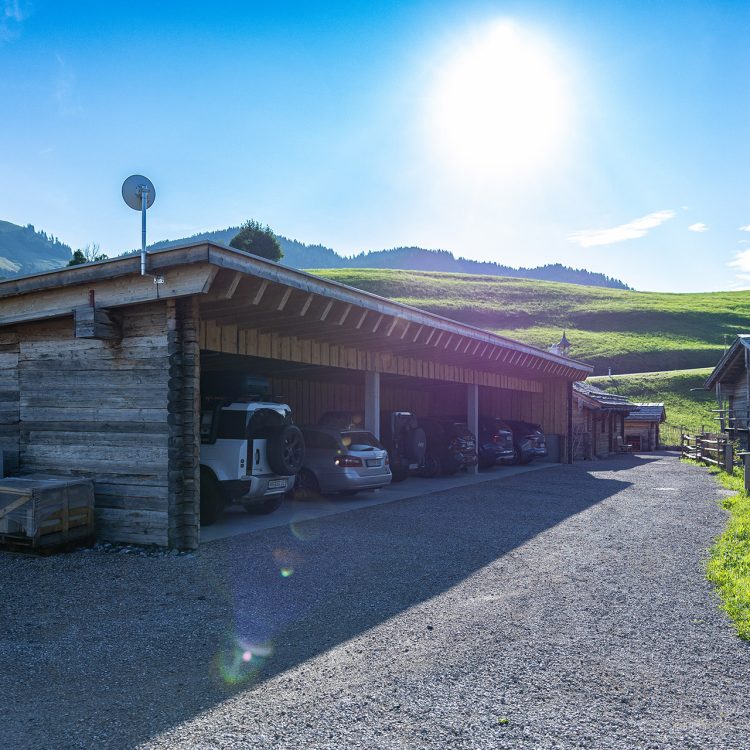 Carport der Schrofen Chalets in Jungholz
