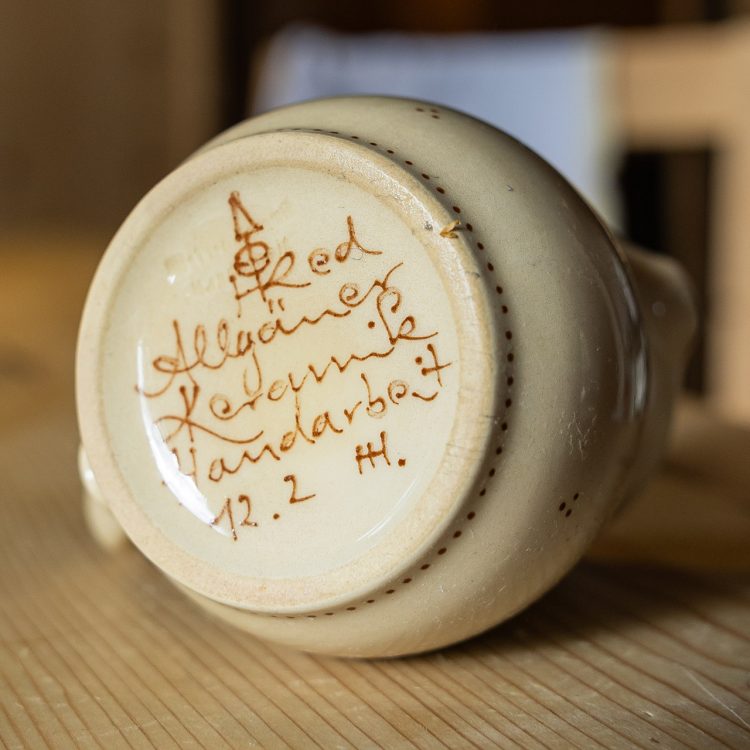 handgemachtes Geschirr im Chalet in Jungholz